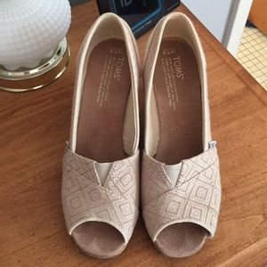 TOMS Wedges 🤩